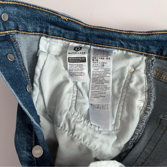 Levi’s Women’s Ribcage Ankle size 30 medium wash stretch - Picture 8 of 11
